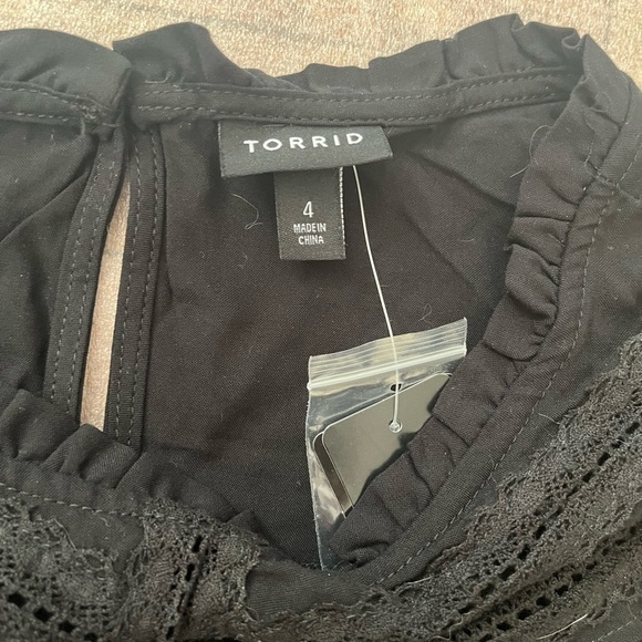 [4/4X]Torrid Eyelet Pintuck Detail Black Sleeveless Ruffled Blouse - Picture 7 of 12